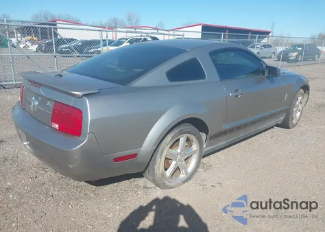2008 Ford Mustang V6 Deluxe/V6 Premium из США, поврежденный, VIN 1ZVHT80N385111254